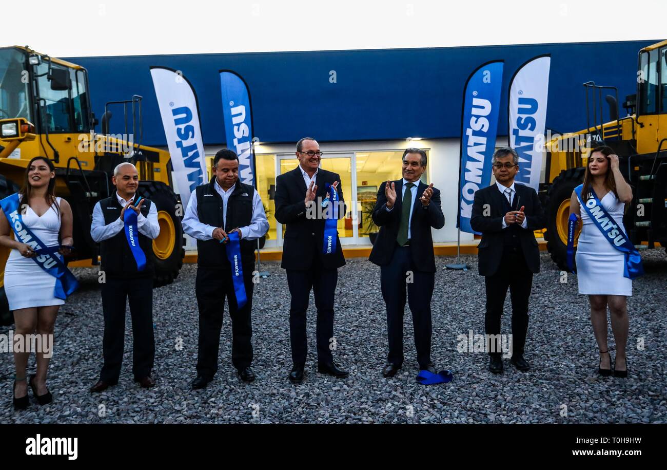 Magazzino e uffici Komatzu.venta di macchinari, apparecchiature o attrezzature indistrial. refaccionaría e macchinari per l'industria mineraria. Komatsu Limited Komatzu inizia le operazioni di un nuovo ufficio per la vendita di attrezzature, ristrutturazione e macchinari per l'industria mineraria in Hermosillo. Komatsu Maquinarias de Mexico SA de CV questo pomeriggio l'inaugurazione ha avuto luogo. Gennaio 26, 2018 (Foto: Luis Gutierrez / NortePhoto.com) Komatzu inizia le operazioni di un nuovo ufficio per la vendita di attrezzature, ristrutturazione e macchinari per l'industria mineraria in Hermosillo. Komatsu Maquinarias de Mexico SA de CV Foto Stock