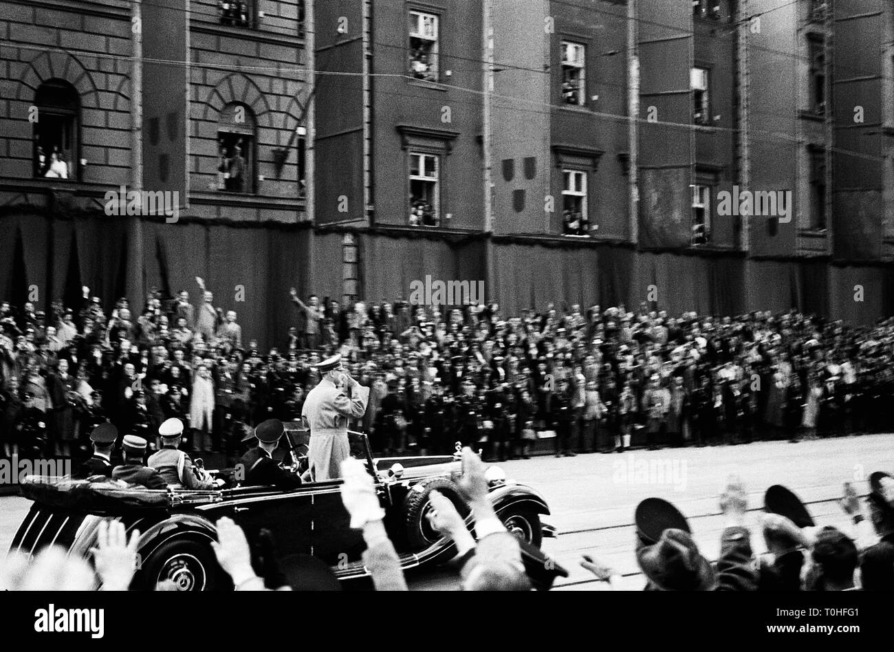 Il Nazionalsocialismo, parate, 'Tag der deutschen Kunst di Monaco di Baviera, 8th- 10.7.1938, processione, Ludwigstrasse (street), arrivo di Adolf Hitler, Additional-Rights-Clearance-Info-Not-Available Foto Stock