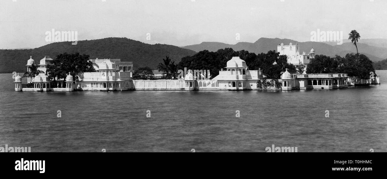 Geografia / viaggi, India, città, Udaipur, castelli, Jag Niwa Palace (oggi: Hotel Taj Lake Palace) costruita sotto Maharana Jagjit Singh nel XVII secolo nel lago Pichola, vista esterna, 1908, Additional-Rights-Clearance-Info-Not-Available Foto Stock