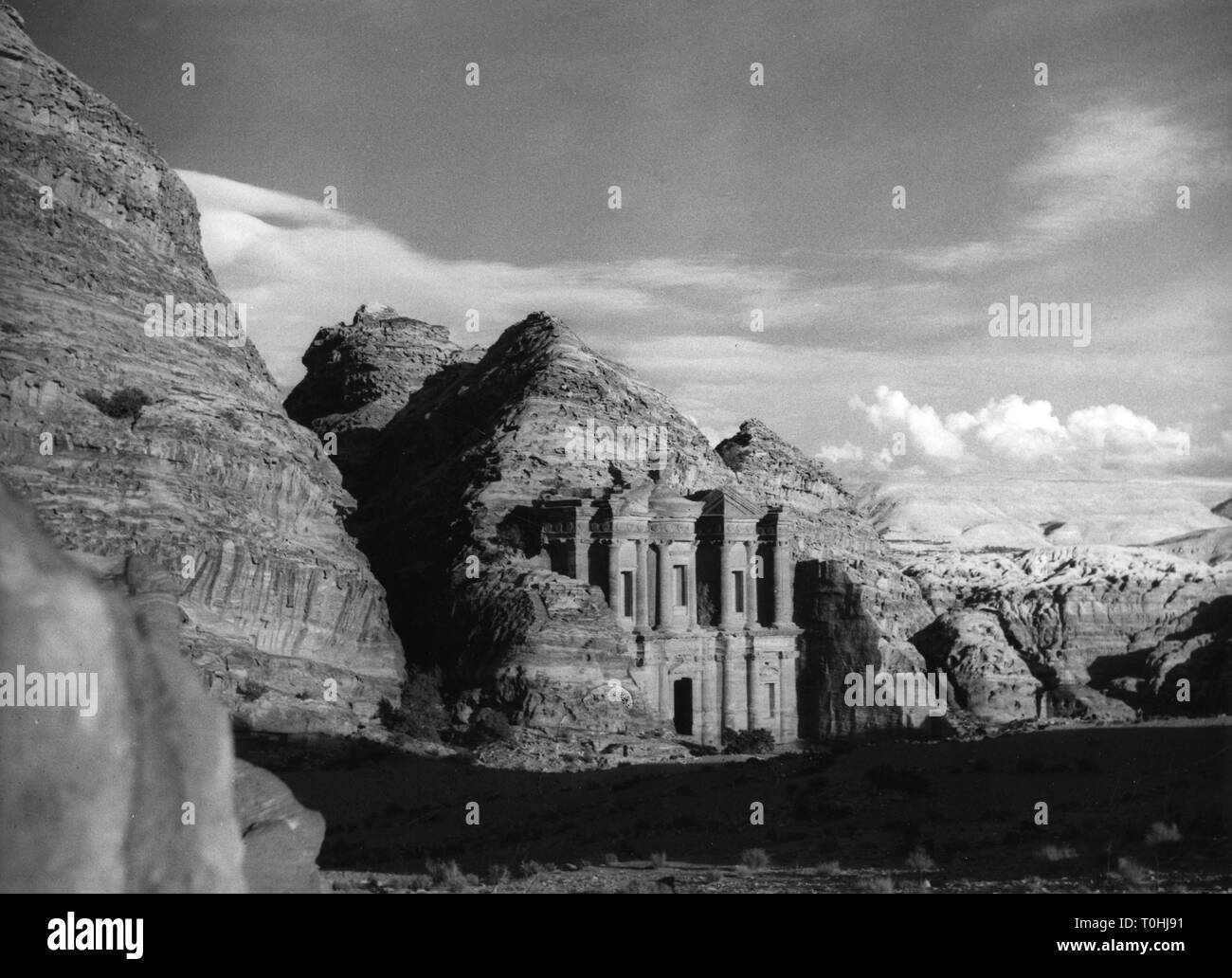 Geografia / viaggi, Giordania, Petra, Nabatean Town, monastero, Ed-Deir, costruito: I secolo A.C., vista esterna, 1963, Additional-Rights-Clearance-Info-Not-Available Foto Stock