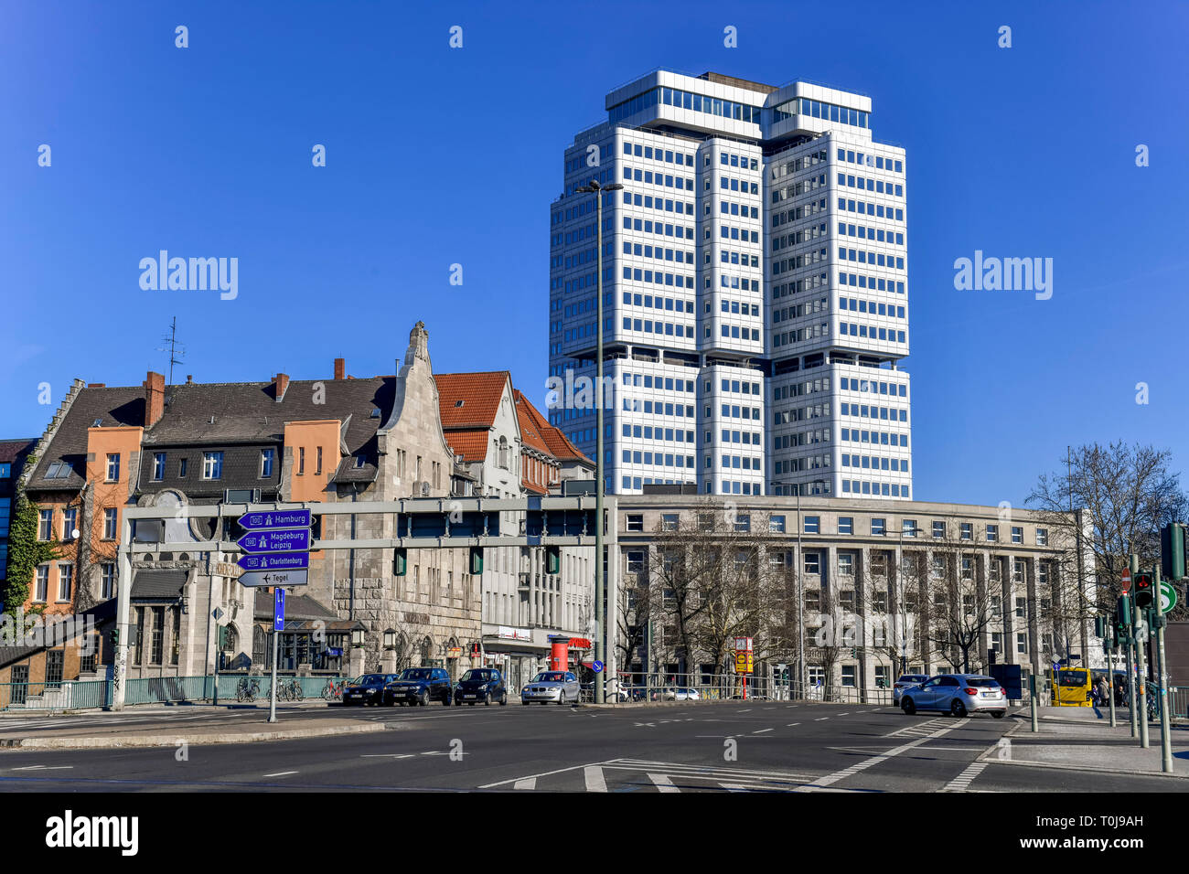 Alto, regime pensionistico tedesco, dam Hohenzollern, villaggio Wilmers, Berlino, Germania, Hochhaus, Deutsche Rentenversicherung, Hohenzollerndamm, Wilmers Foto Stock