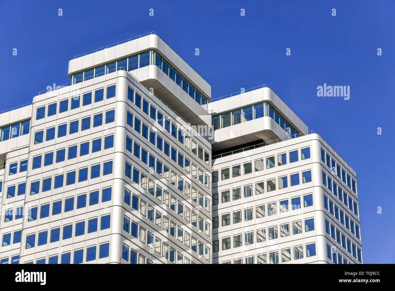 Alto, regime pensionistico tedesco, dam Hohenzollern, villaggio Wilmers, Berlino, Germania, Hochhaus, Deutsche Rentenversicherung, Hohenzollerndamm, Wilmers Foto Stock