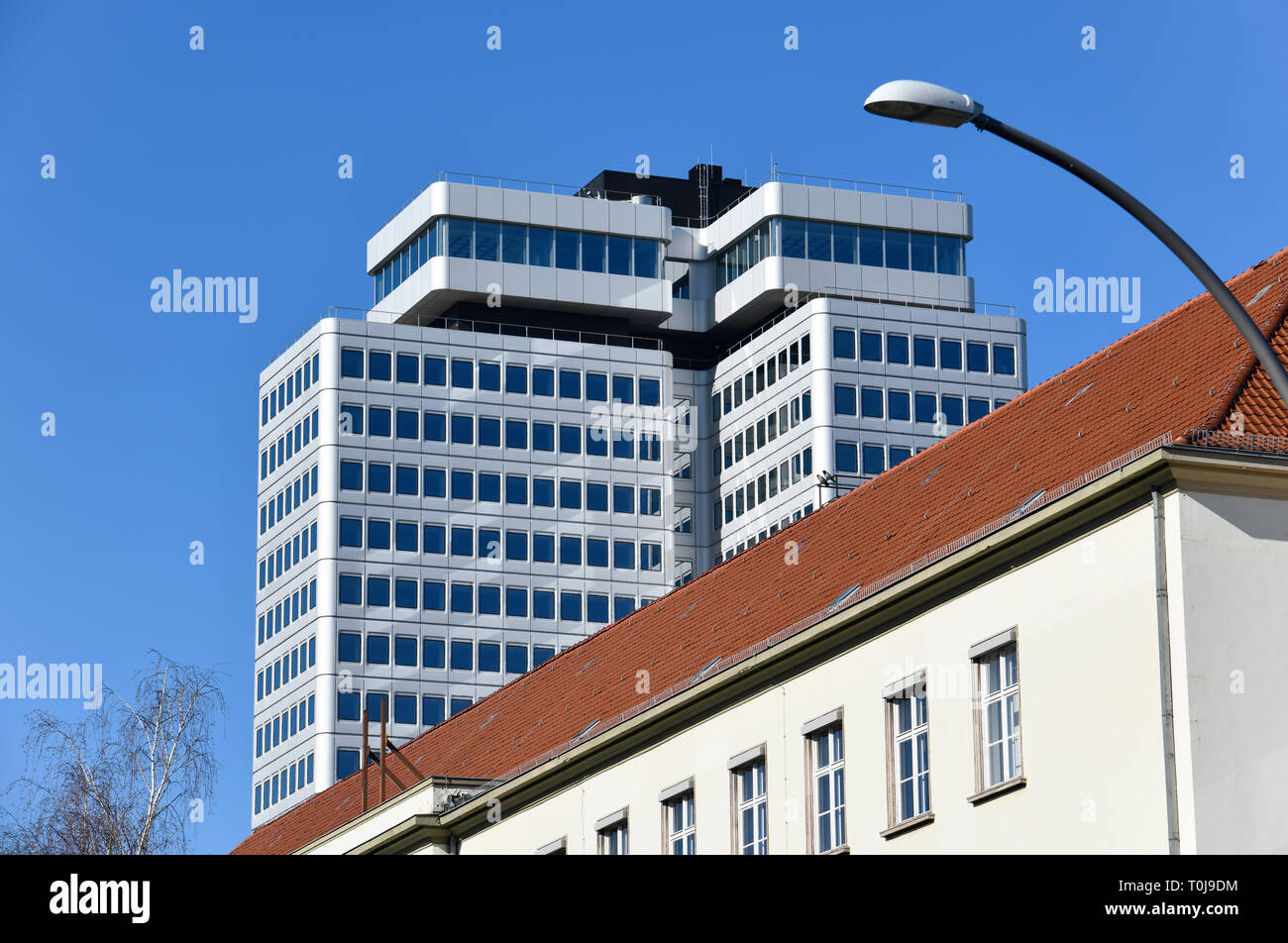 Alto, regime pensionistico tedesco, dam Hohenzollern, villaggio Wilmers, Berlino, Germania, Hochhaus, Deutsche Rentenversicherung, Hohenzollerndamm, Wilmers Foto Stock