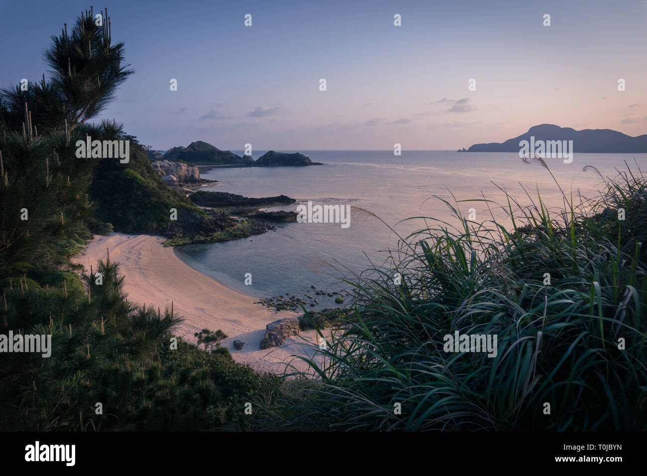 Di sera su Akajima isola nelle isole Kerama, Okinawa, in Giappone Foto Stock