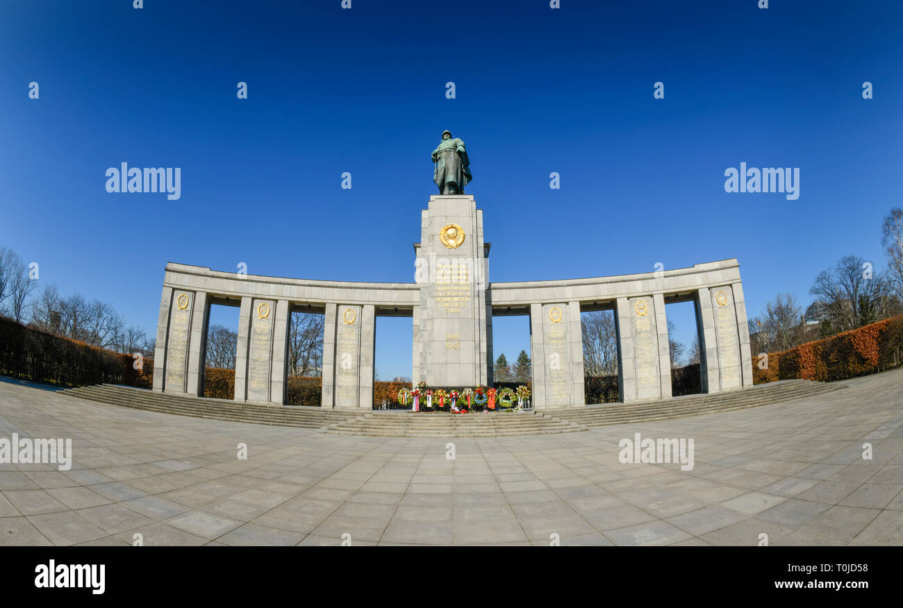 Monumento sovietico, strada del xvii di giugno, lo zoo di Berlino, Germania, Sowjetisches Ehrenmal, Strasse des 17. Juni, il Tiergarten, Deutschland Foto Stock