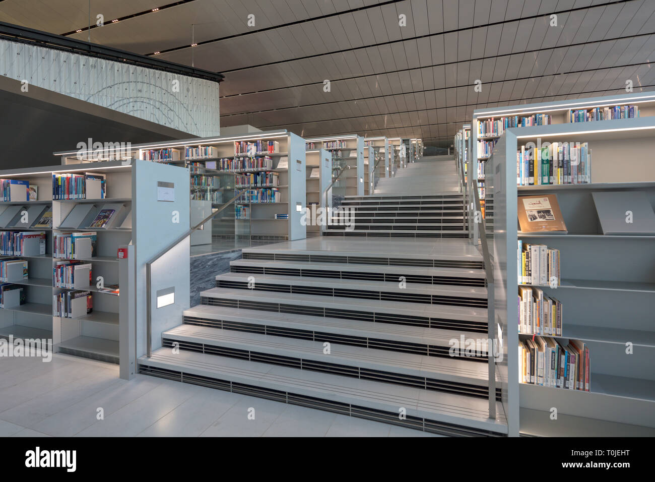 Il Qatar edificio della Biblioteca Nazionale , la Città Educativa, Qatar, da Rem Koolhaas, 2017 Foto Stock