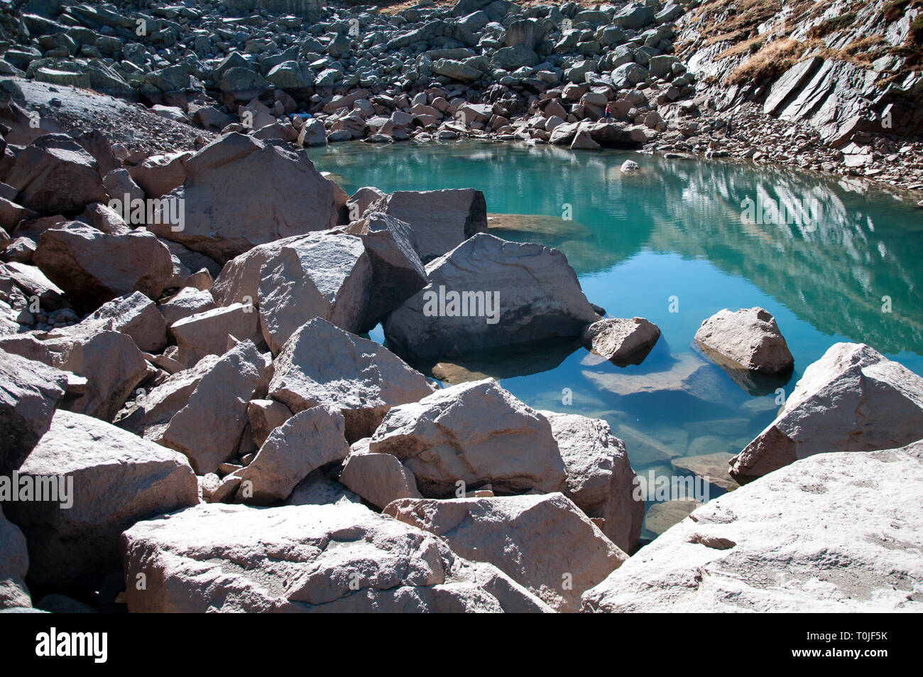 Ghiacciaio lago blu nelle Alpi francesi Foto Stock