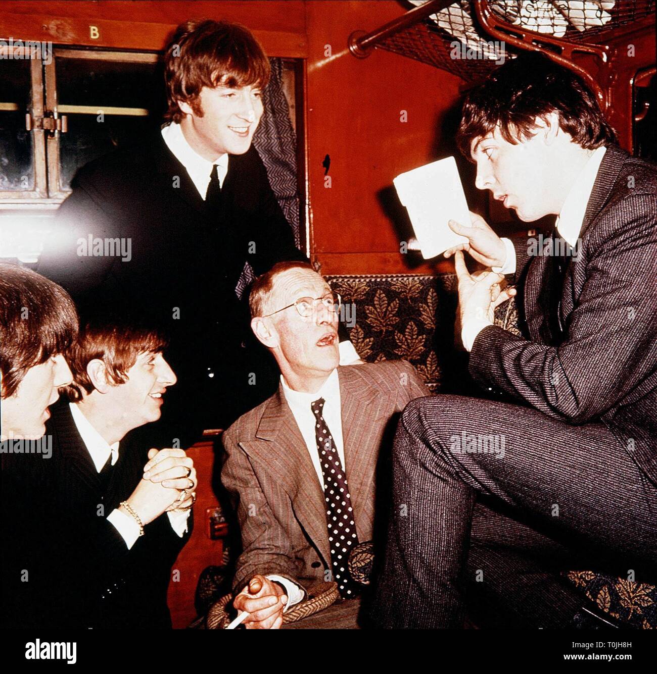 Un dura giornata di notte, George Harrison e Ringo Starr, JOHN LENNON, WILFRID BRAMBELL , PAUL MCCARTNEY, 1964 Foto Stock