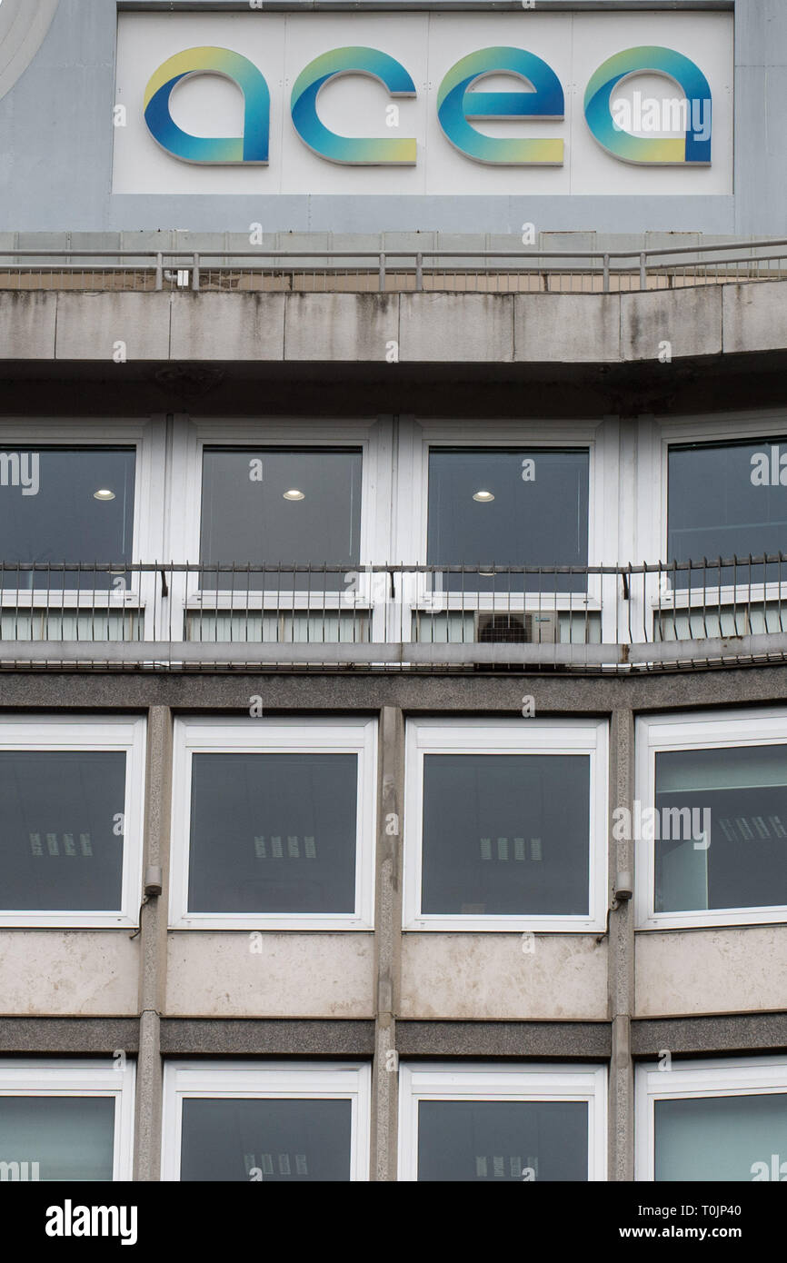 Foto di Valerio Portelli/LaPresse 20-03-2019 Roma, Italia Arresto Marcello De Vito, perquisizioni anche nella sede ACEA Cronaca Nella foto: sede ACEA in Piazzale Ostiense Foto Valerio Portelli/LaPresse 20 marzo 2019 Roma, Italia arresto Marcello De Vito, ricerche anche presso la sede ACEA News nel pic: sede ACEA in Piazzale Ostiense Foto Stock