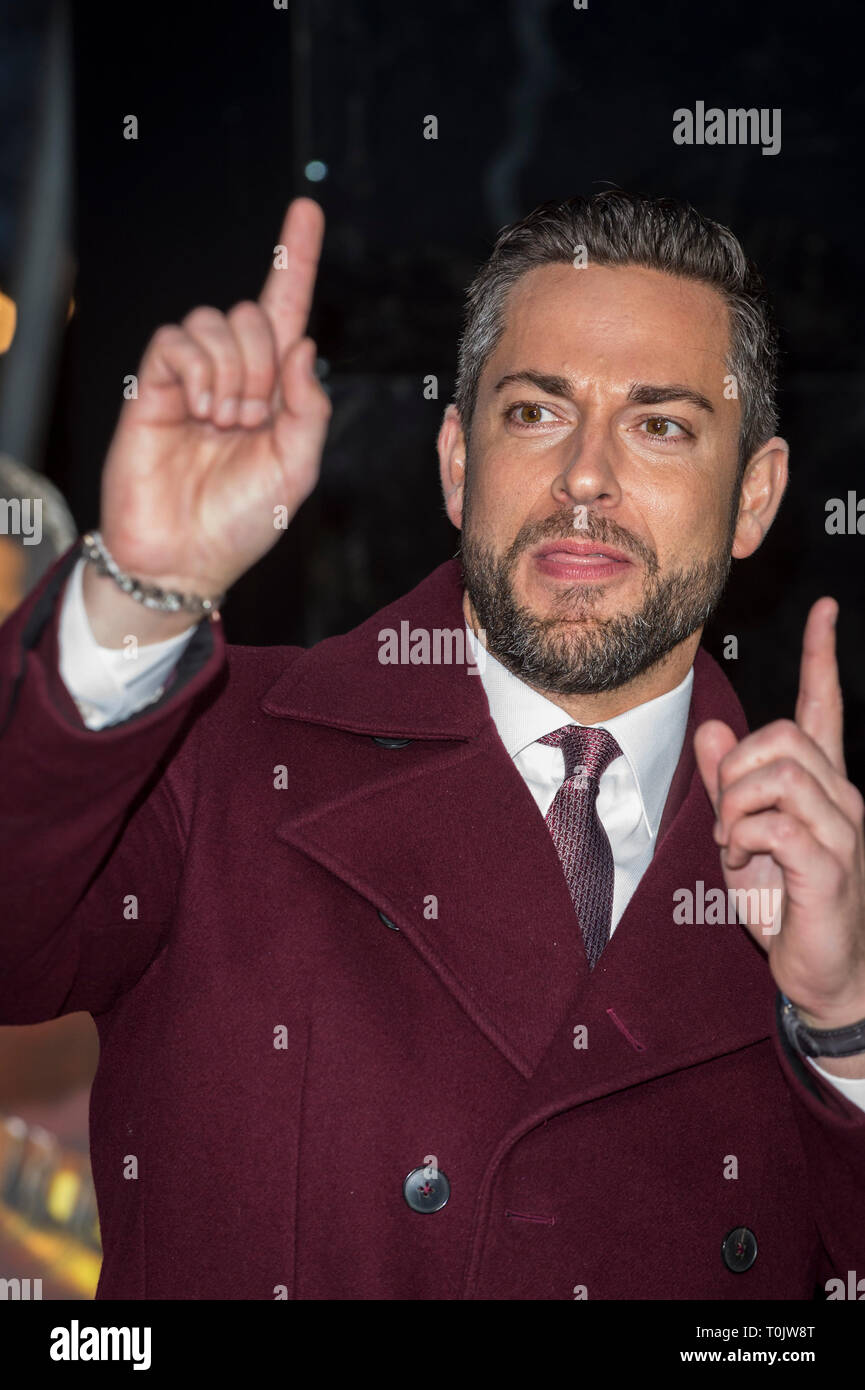 Londra, Regno Unito. 20 mar 2019. Zachary Levi (Shazam!) assiste il photocall come 'SHAZAM!' stelle aperto nel mondo il primo Superpowered luna park nella capitale. Aperto al pubblico dal 21-22 marzo a Bernie Spagna giardini sulla banca del sud. Ispirato dai superpoteri di DC hero SHAZAM! E portato alla vita utilizzando la magia e le illusioni, fan possono mettere alla prova i propri poteri della forza, coraggio, Stamina, la potenza, la velocità e la saggezza per vincere i premi. Uso della parola magica SHAZAM! Abilita magic superpotenze come sfide includono alta scontrino, DC Derby e un 15kg stamina test. Credito: Stephen Chung / Alamy Live News Foto Stock