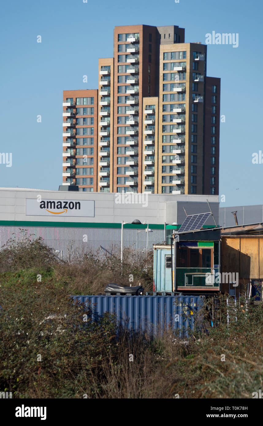 Viste del distributore Amazon HQ vicino a prua in East London, England, Regno Unito Foto Stock