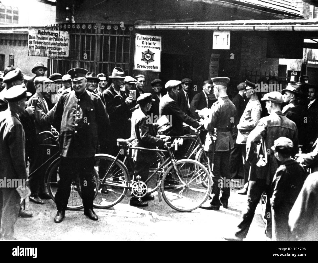 Frontiere, confine tra Germania e Polonia, Gliwice (Gleiwitz), Slesia, il controllo delle frontiere, 1920s, Additional-Rights-Clearance-Info-Not-Available Foto Stock