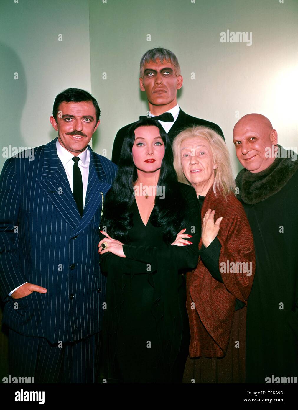 La famiglia Addams, John ASTIN, Carolyn Jones, Ted Cassidy, MARIE BLAKE , Jackie Coogan, 1964 Foto Stock