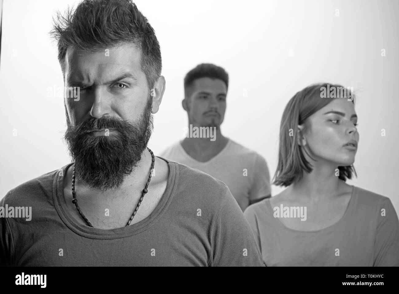 Tradimento e sfiducia. l uomo con il giovane. Relazioni di amore del popolo. club per persone con problemi di depressione e tendenze suicidarie speranze e desideri Foto Stock