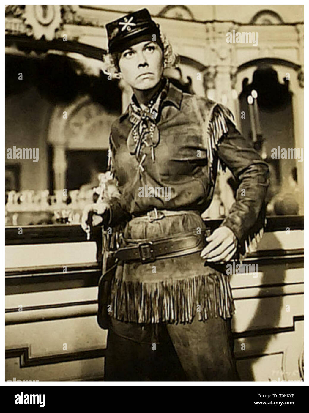 Calamity Jane è una 1953 American Technicolor western film musicale liberamente basato sulla vita del selvaggio West eroina Calamity Jane e si esplora un presunto romanticismo tra Calamity Jane e Wild Bill Hickok in American Old West. Il film starred Doris Day come il carattere di titolo e Howard Keel come Hickok. Essa è stata ideata dalla Warner Brothers in risposta al successo di Annie Get Your Gun. Credito: Hollywood Archivio foto / MediaPunch Foto Stock