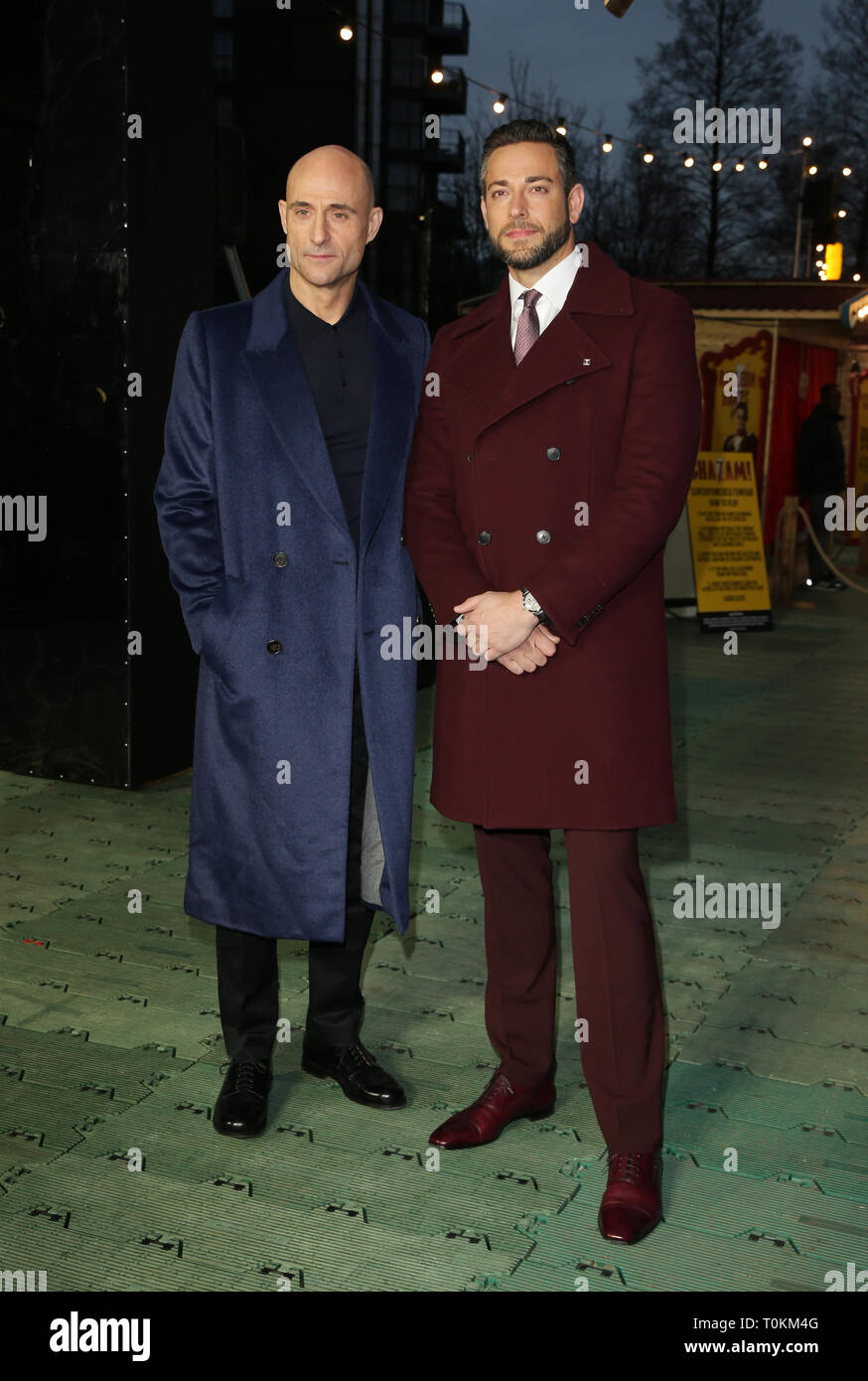 (Da sinistra a destra) marchio forte e Zachary Levi in arrivo per l'apertura ufficiale di Shazam luna park, ispirato dai superpoteri di DC hero SHAZAM!, a Bernie Spagna Gardens, South Bank di Londra. Foto Stock