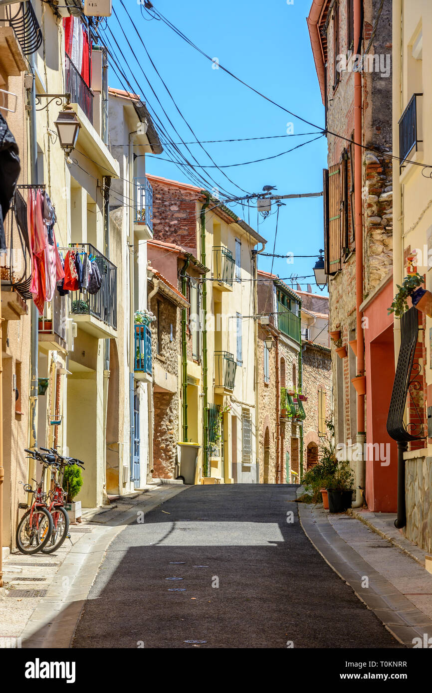 Street a Argelès-sur-Mer nel dipartimento Pyrenees-Orientales nel sud della Francia Foto Stock