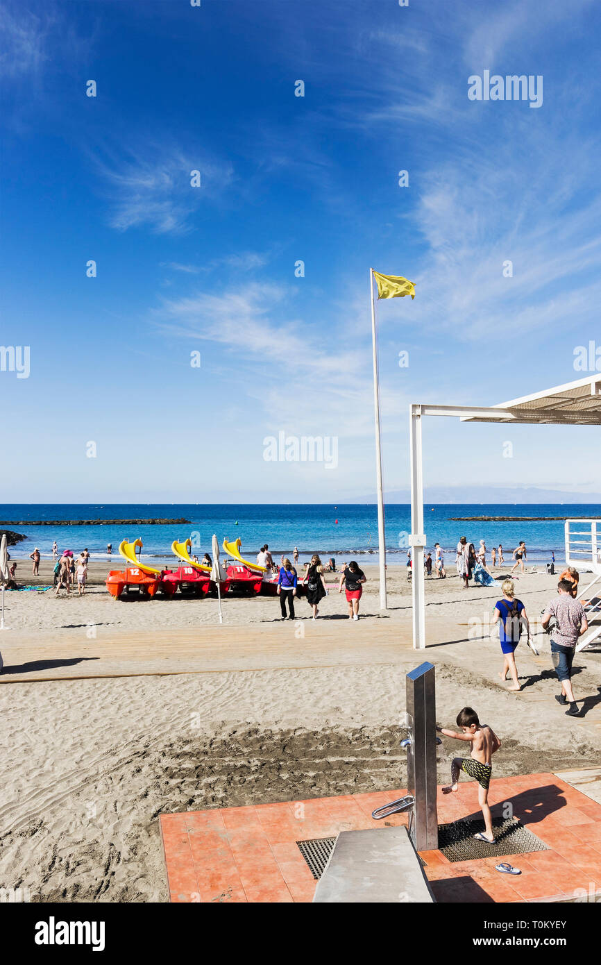 Spiaggia, PlayaFanabe, a Costa Adeje sull'isola delle Canarie di Tenerife Foto Stock