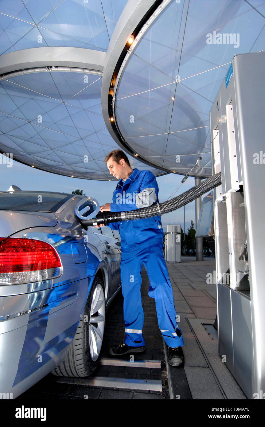 Trasporti / trasporto auto, Linde centro di idrogeno in Unterschleissheim vicino a Monaco di Baviera, a basso volume prodotto semi-pubblici idrogeno stazione di servizio del Gruppo Linde, Germania, 2008, Additional-Rights-Clearance-Info-Not-Available Foto Stock