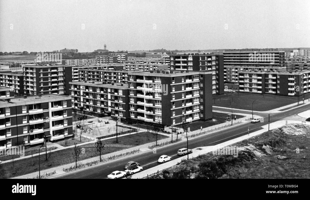 Geografia / viaggi, Germania, Dortmund, edificio abitazioni nel distretto di Dortmund-Scharnhorst-Ost, vista esterna, tardi anni sessanta, Additional-Rights-Clearance-Info-Not-Available Foto Stock