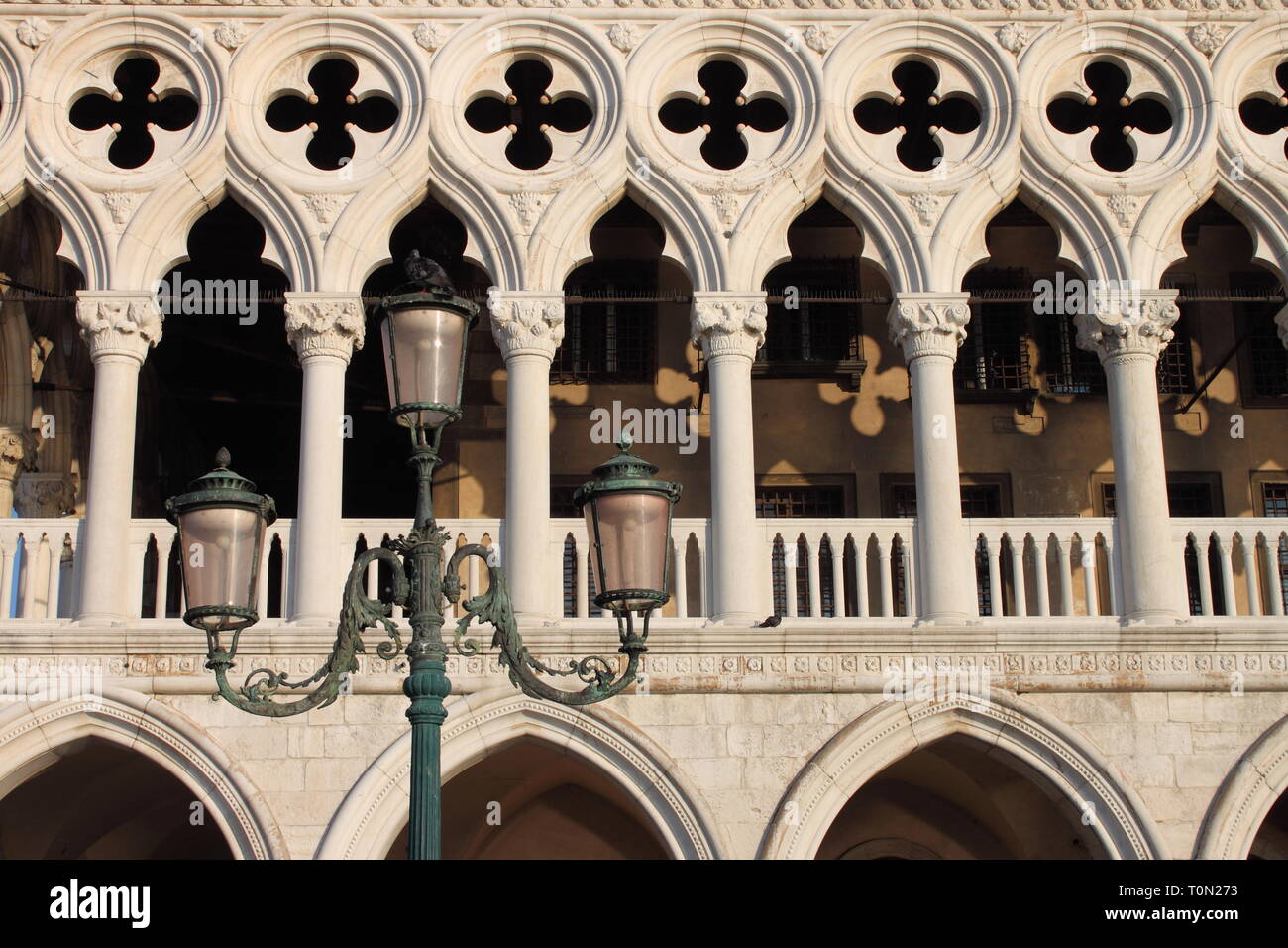 Gli archi del Palazzo Ducale di Venezia, Italia Foto Stock