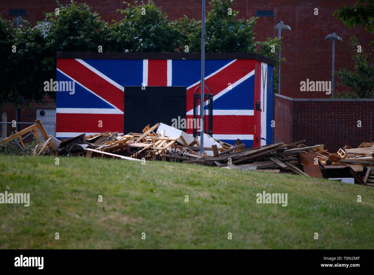 Britische Fahne - Wandbild/ murale, das an den Buergerkrieg erinnert , im protestantischen Teil Belfasts, Shankill Road, Belfast, Nordirland (nur fuer Foto Stock
