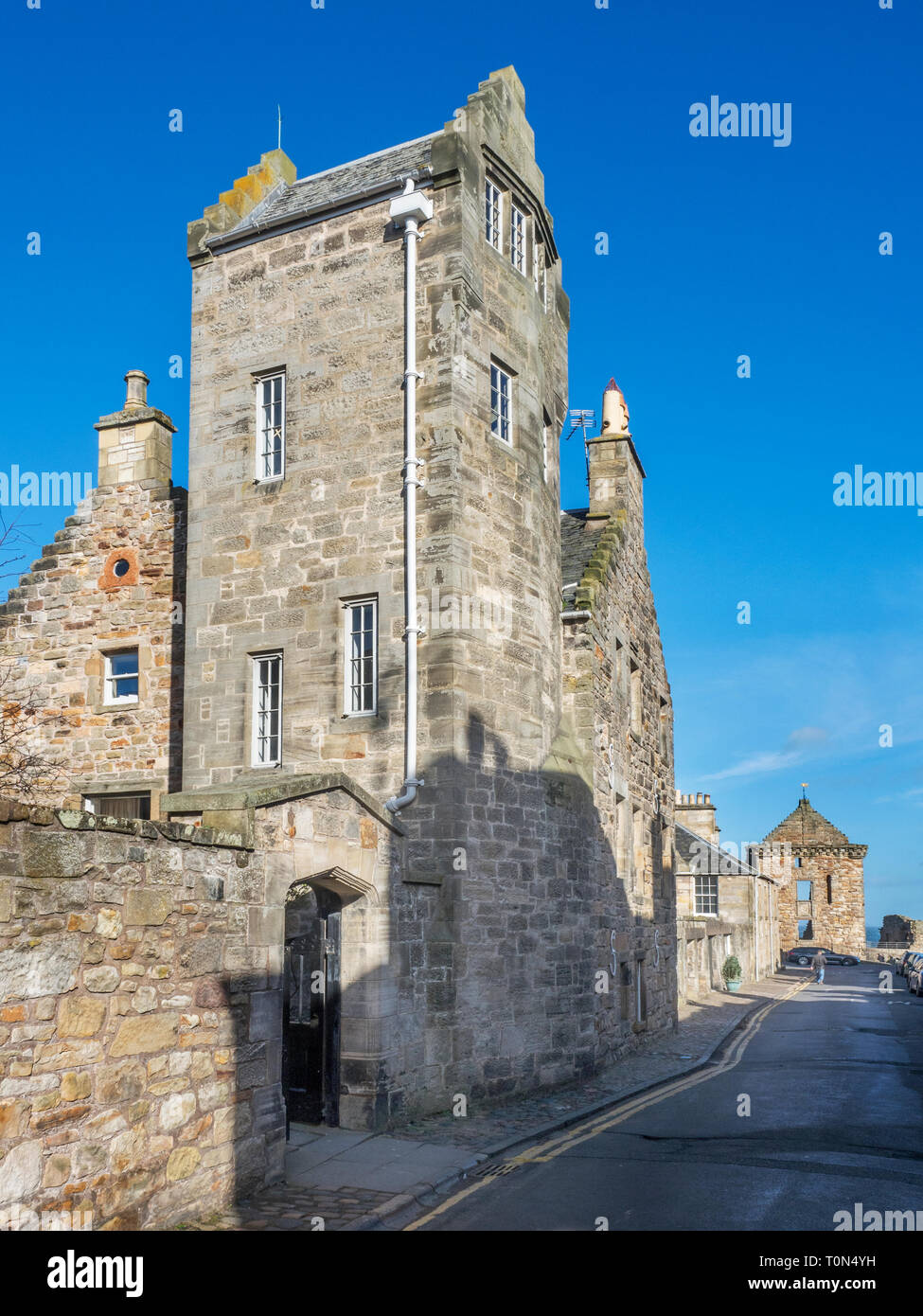 Vista lungo il castello del Nord la strada per il castello di St Andrews Fife Scozia Scotland Foto Stock