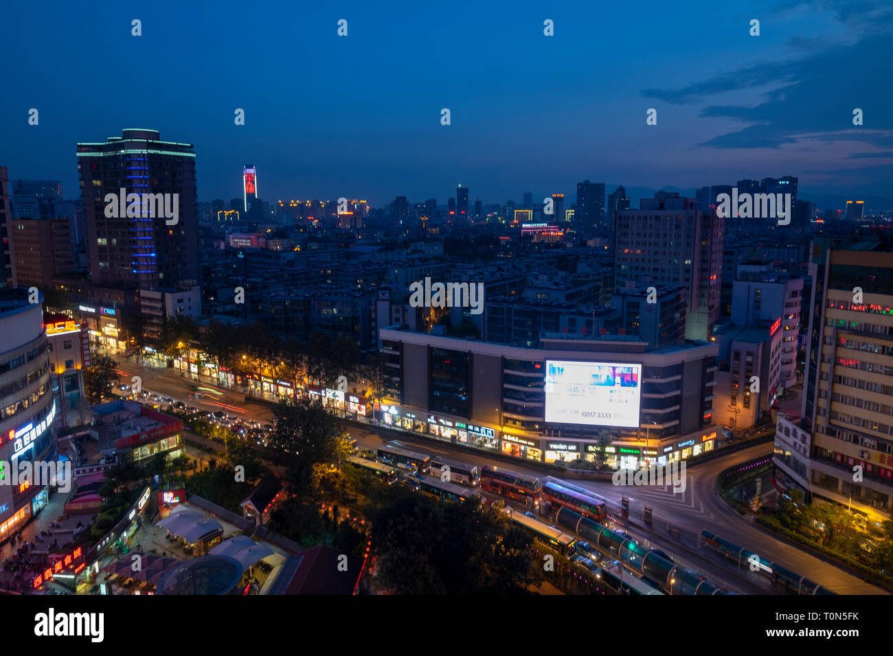 Downtown Kunming, nella provincia dello Yunnan, sud-ovest della Cina Foto Stock