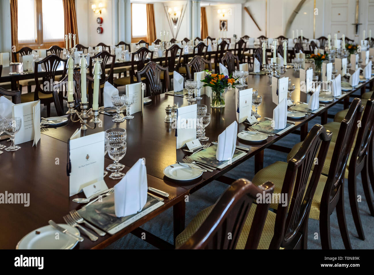 Sala da pranzo formale, HMY Britannia, Leith (Edimburgo), Scotland, Regno Unito Foto Stock
