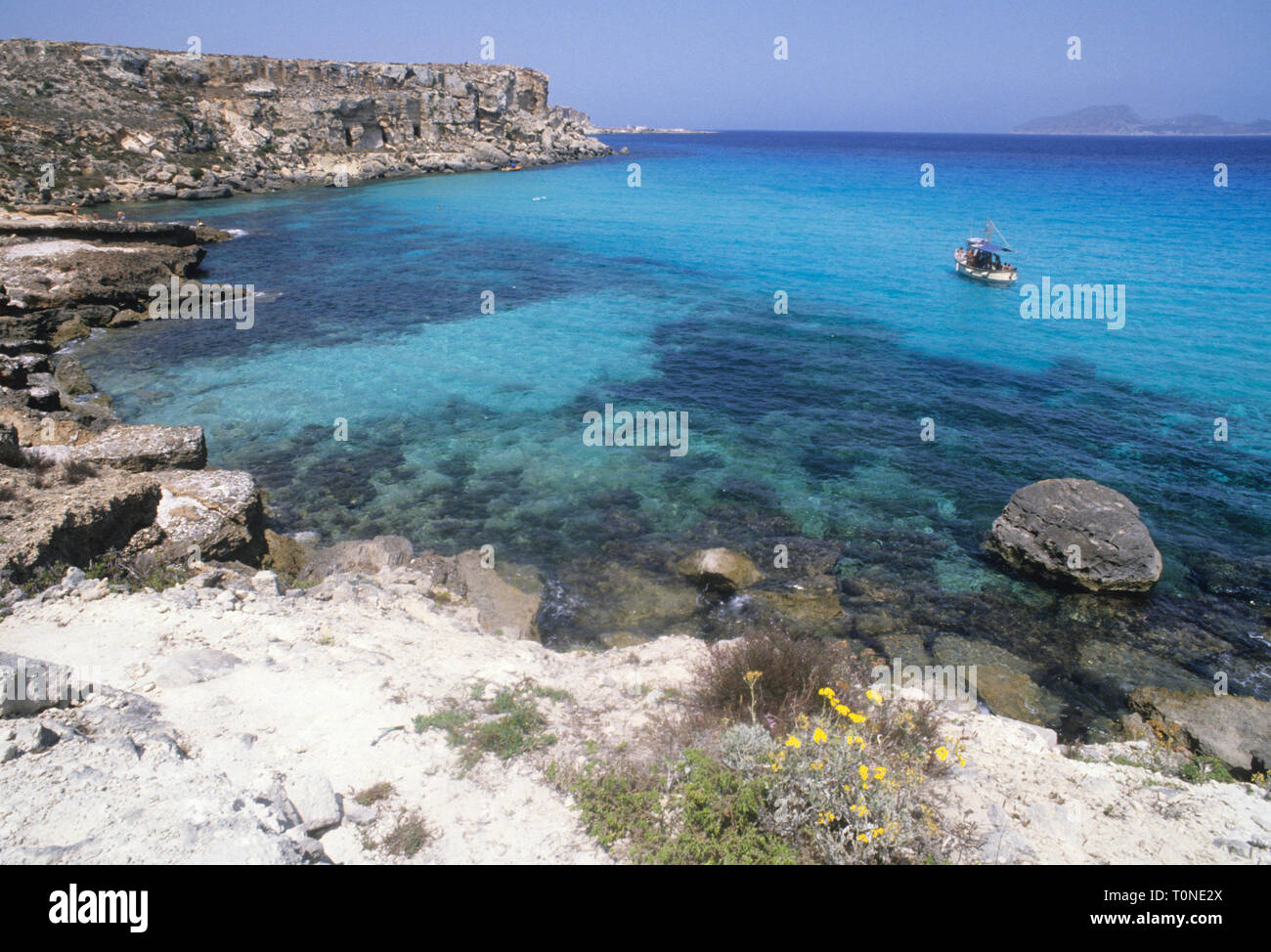 L'isola di Favignana, cala rossa, le isole egadi, provincia di Trapani,  Sicilia, Italia Foto stock - Alamy