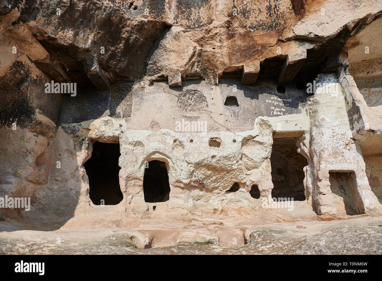 Frigia e successivamente rock tombe della necropoli di Midas . A partire dal VIII secolo a.c. . Midas City, Yazilikaya, Eskisehir, Turchia. Le primissime Frigia Foto Stock