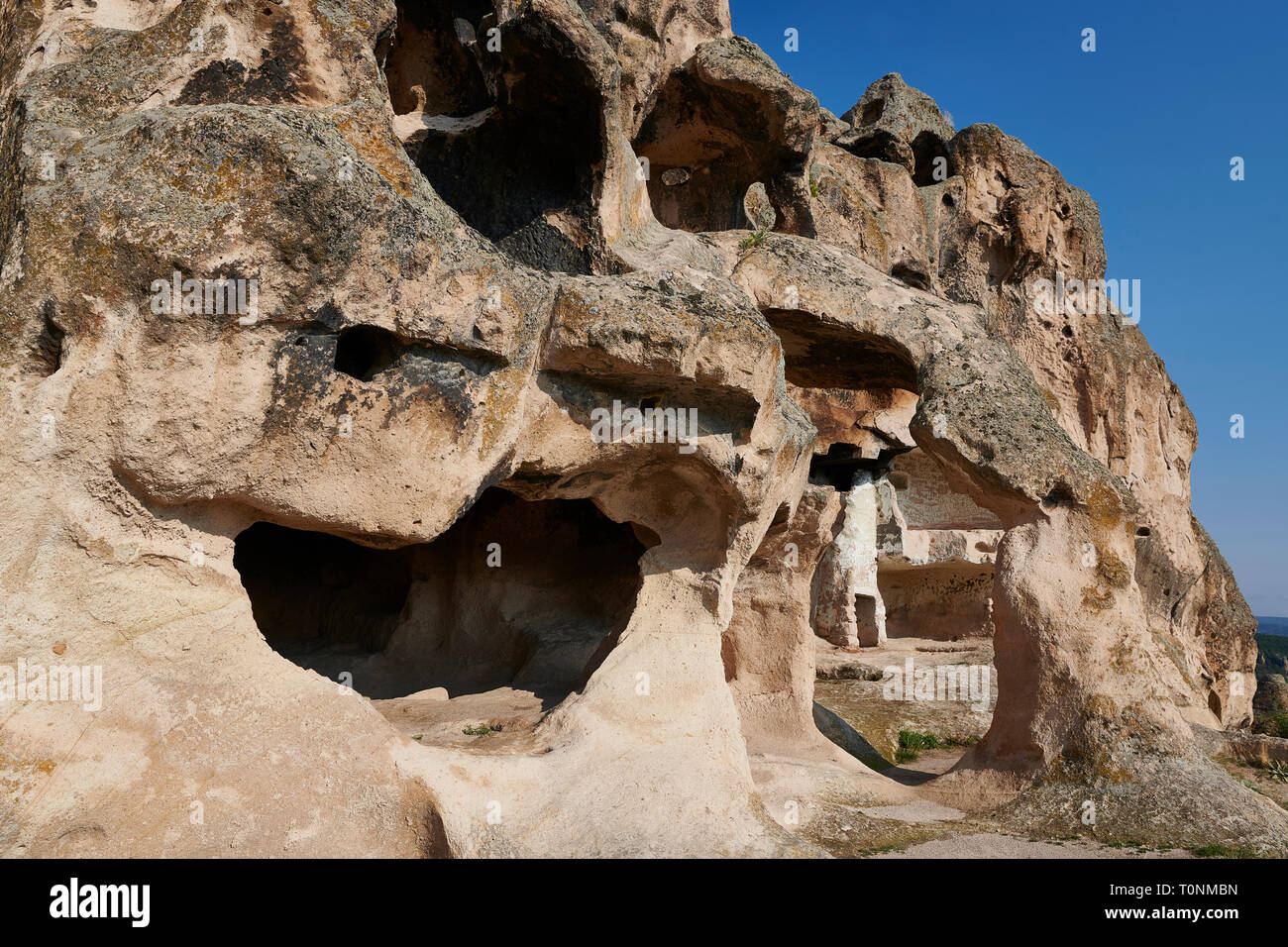 Frigia e successivamente rock tombe della necropoli di Midas . A partire dal VIII secolo a.c. . Midas City, Yazilikaya, Eskisehir, Turchia. Le primissime Frigia Foto Stock