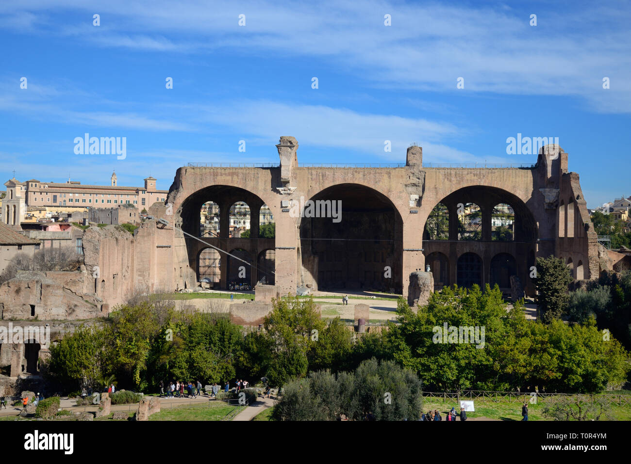 Basilica di Massenzio & Constantin (312AD), una volta che il più grande edificio in antico Foro Romano Roma Italia Foto Stock