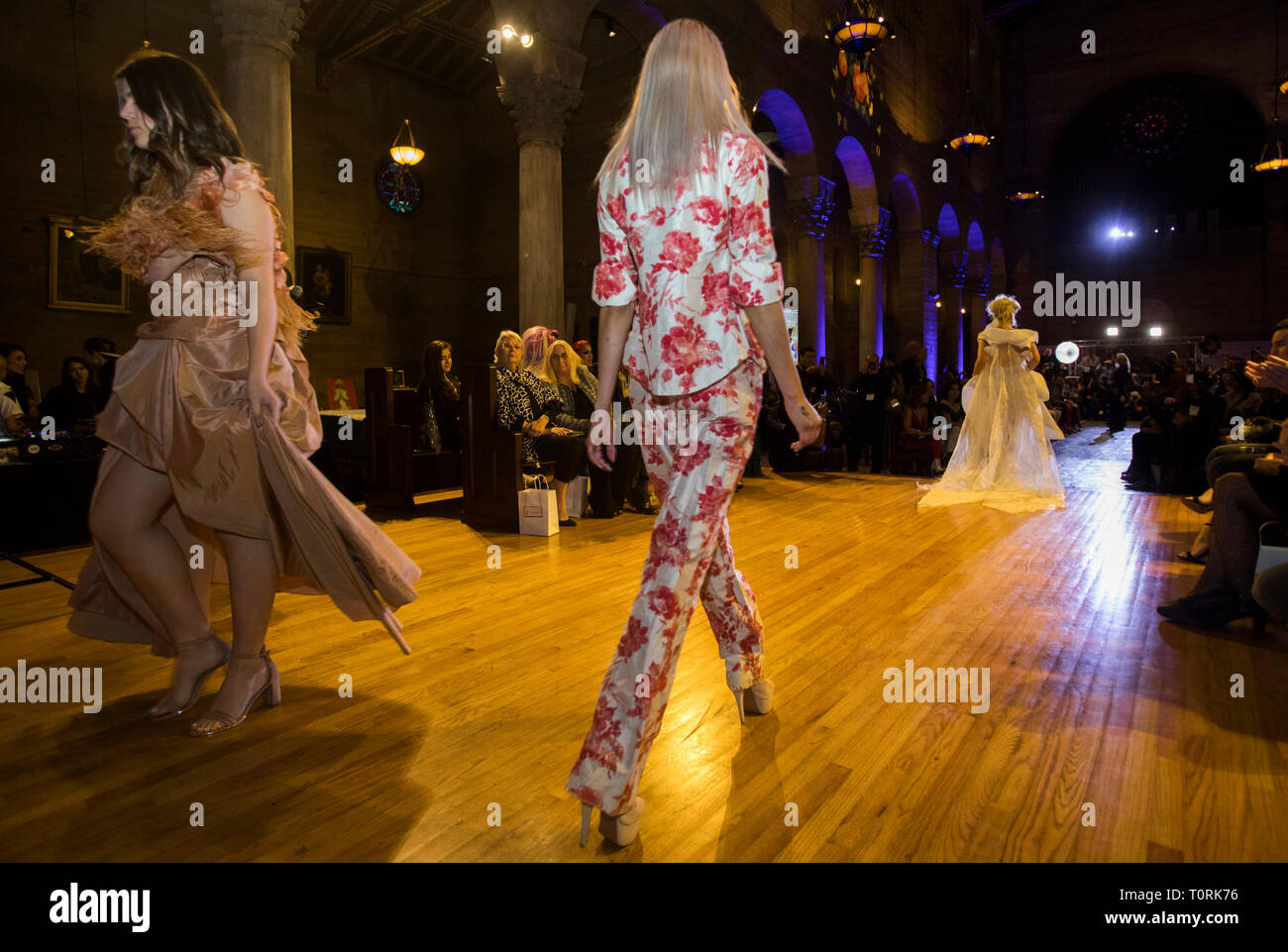Santuario della settimana della moda, la Cattedrale di San Giovanni, il centro cittadino di Los Angeles, California, Stati Uniti d'America Marzo 7, 2019 Foto Stock
