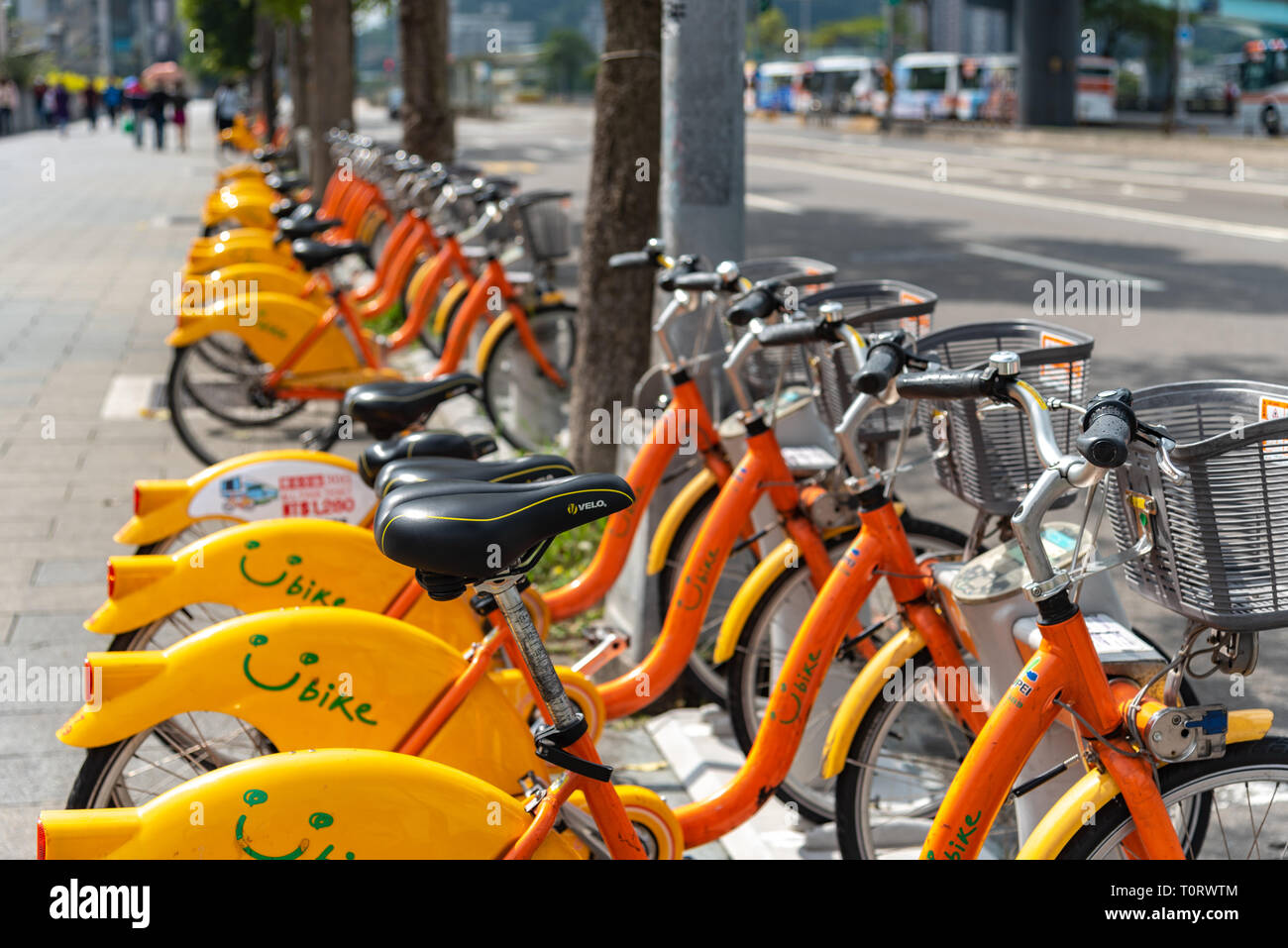 Ubike ( YouBike ) stazione. Ubike popolare è un network di noleggio biciclette in Taipei. Un bike sharing servizio di sistema utilizzato dai cittadini come a breve distanza tr Foto Stock