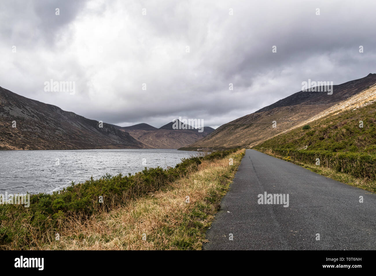 Questa è una foto di un lago nella Mourne Mountains in Irlanda del Nord Foto Stock