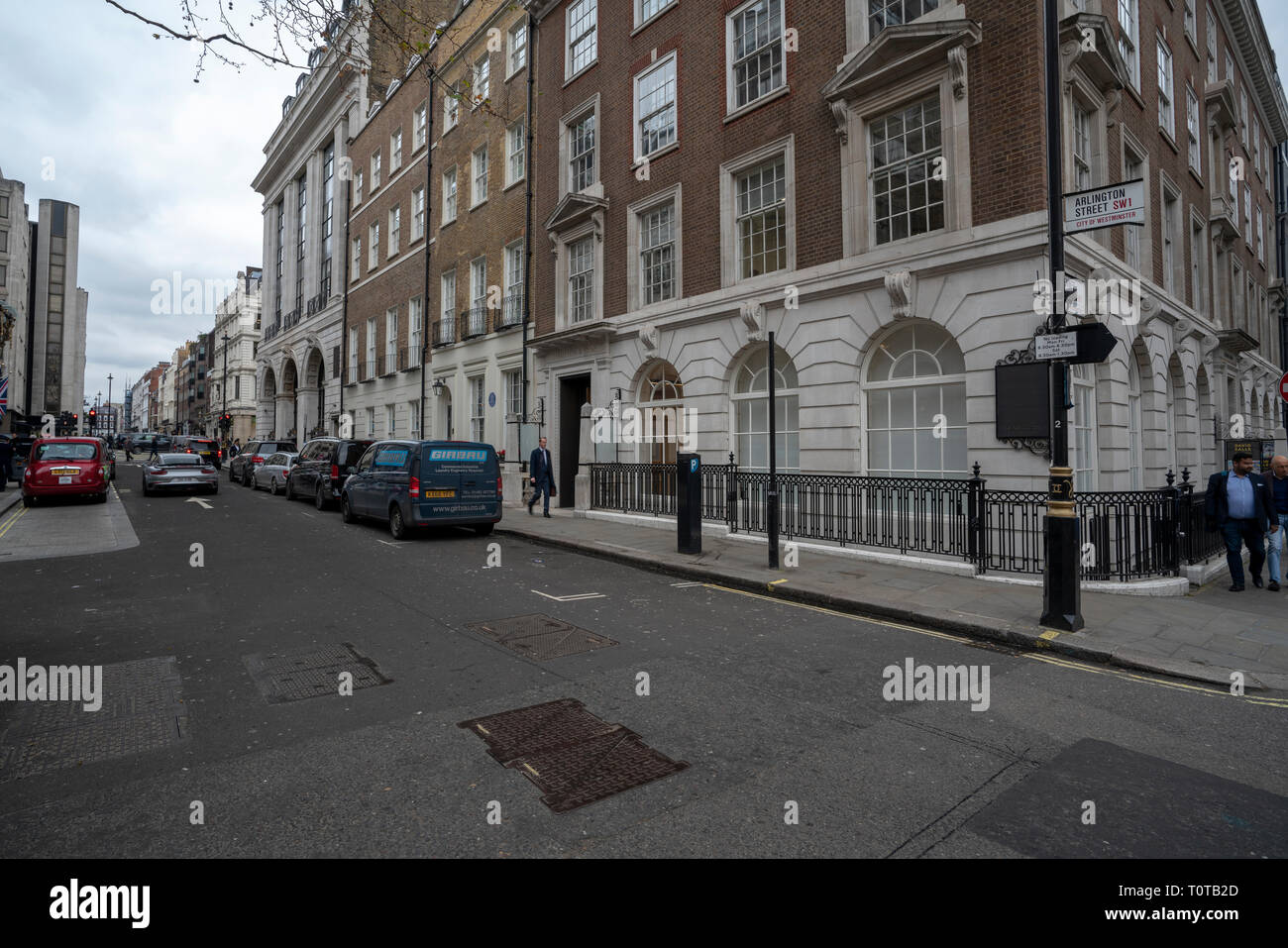 Molla grigio pomeriggio su Arlington Street, St James's, Londra nel Regno Unito Foto Stock