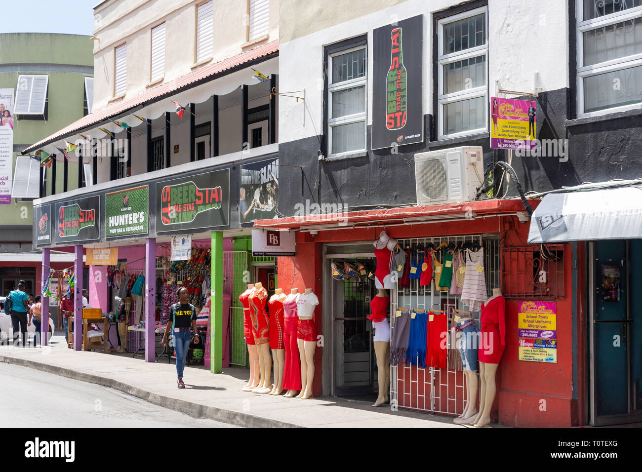 Scena di strada, il mercato dei prodotti lattiero-caseari Road, Bridgetown, St Michael parrocchia, Barbados, Piccole Antille, dei Caraibi Foto Stock