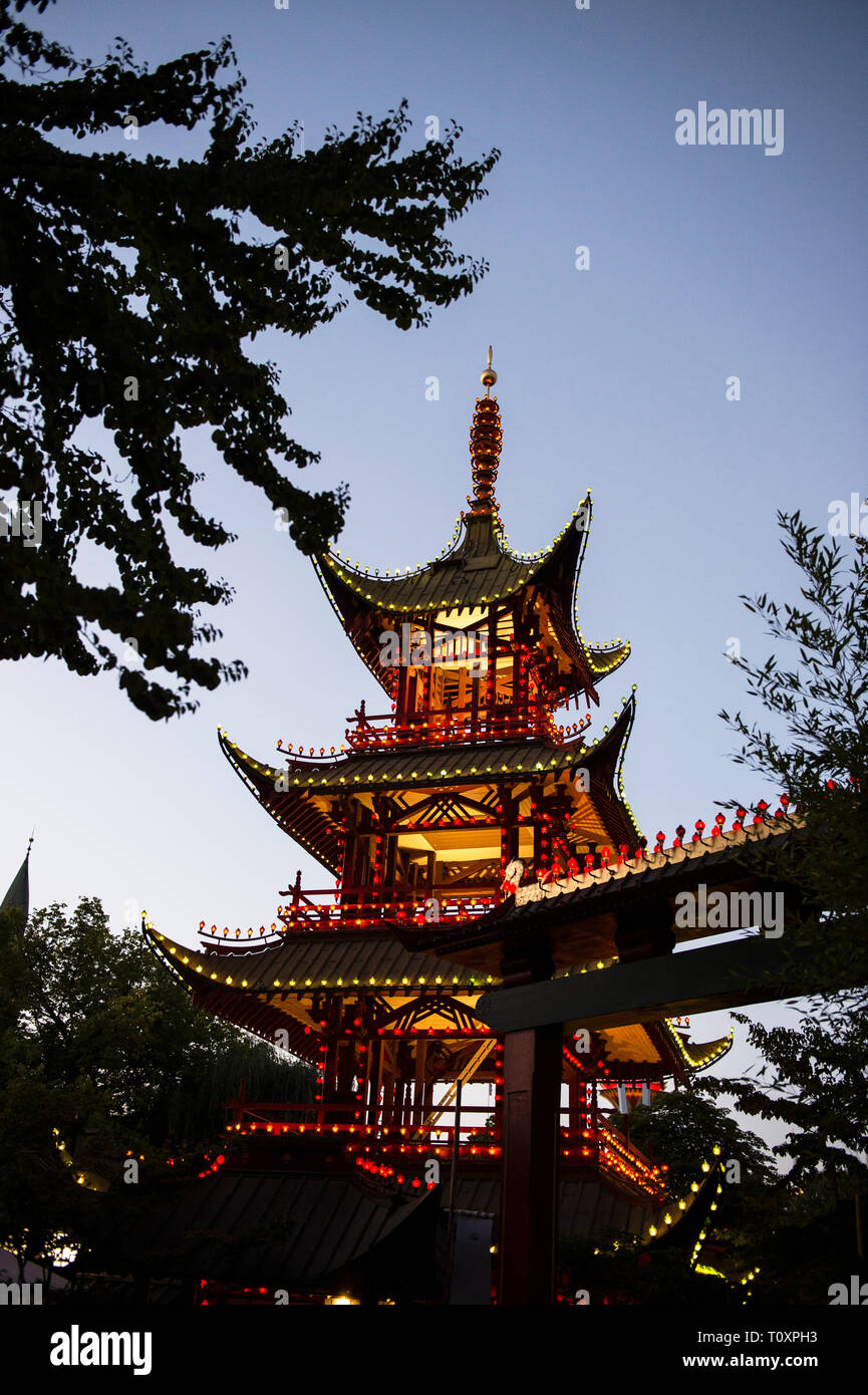 Danimarca, Copenaghen, del parco divertimenti Giardini di Tivoli Foto Stock