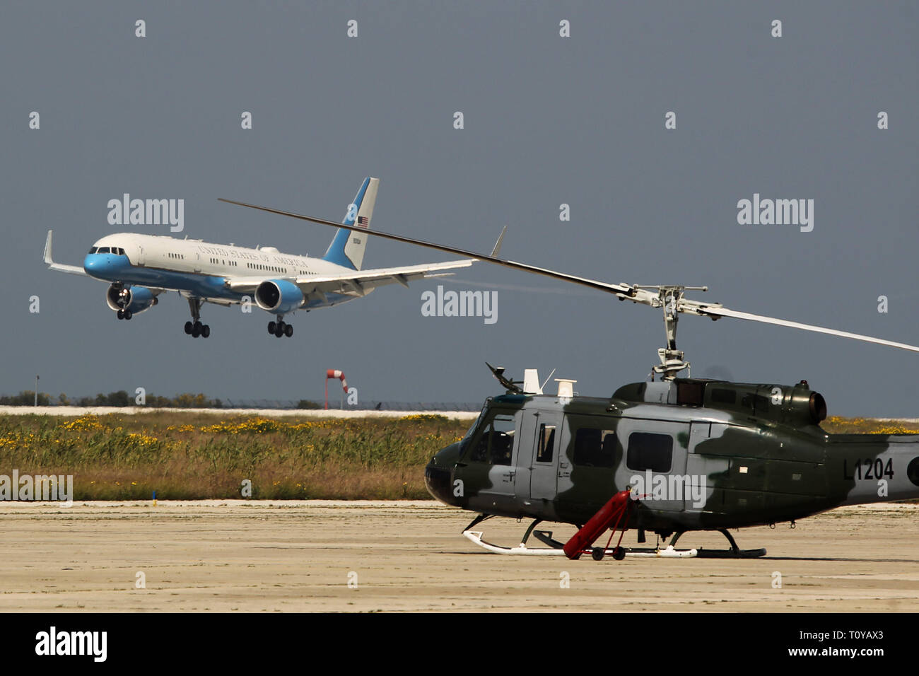 Beirut, Libano. 22 Mar, 2019. Il piano del Segretario di Stato americano Mike Pompeo terre al Rafik Hariri airport. Credito: Marwan Naamani/dpa/Alamy Live News Foto Stock