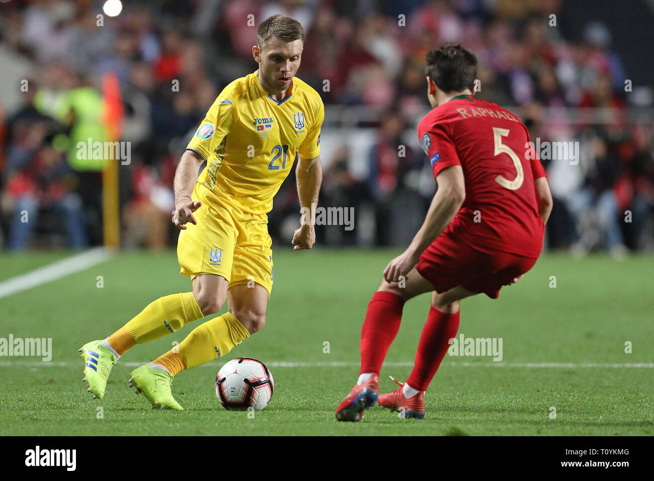 Lisbona, Portogallo. 22 Mar, 2019. Oleksandr Karavaev dell'Ucraina in azione durante le qualificazioni - Gruppo B di Euro 2020 partita di calcio tra il Portogallo vs Ucraina. Credito: David Martins SOPA/images/ZUMA filo/Alamy Live News Foto Stock