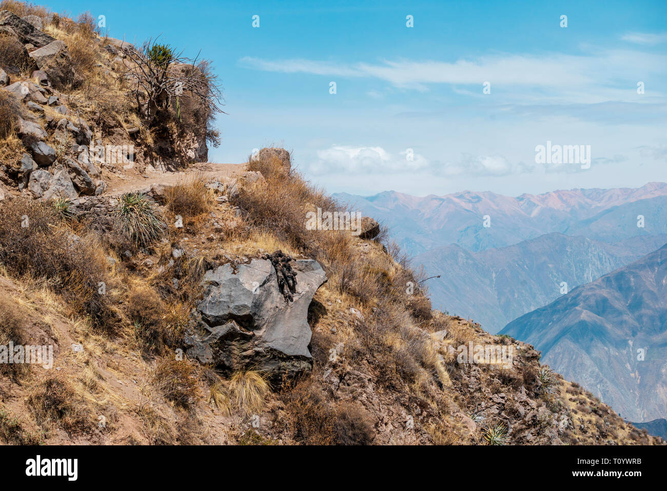 Scenic diurno paesaggio di montagna in Perù Foto Stock