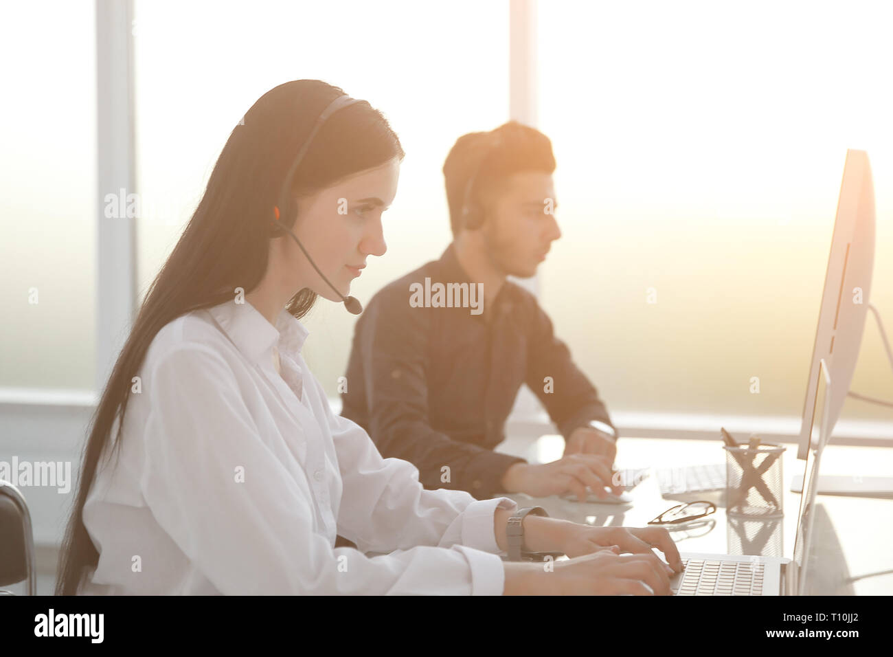 Agente, servizio clienti, il lavoro presso il call center Foto Stock