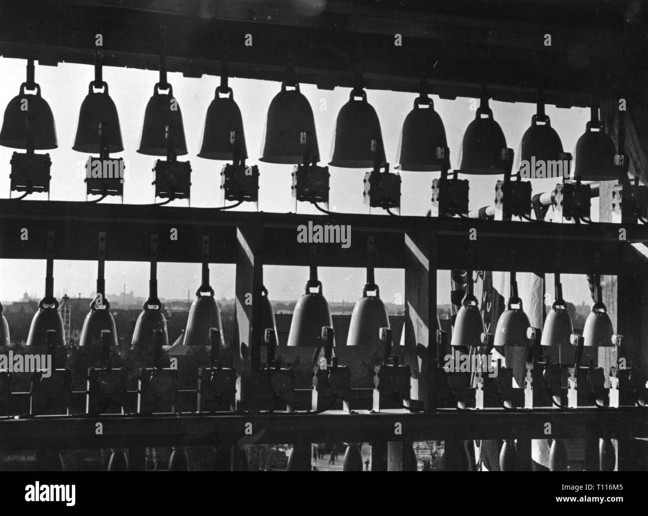 Il nazismo / Socialismo Nazionale, i raduni di Norimberga, 'Reichsparteitag der Arbeit, Norimberga, 6.9. - 13,9. 1937, vista attraverso la torre campanaria della KdF Città, Additional-Rights-Clearance-Info-Not-Available Foto Stock