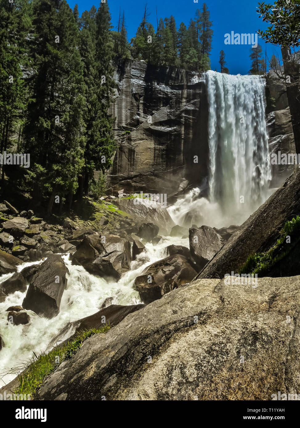 Vista su Nevada Falls nel parco nazionale di Yosemite, California USA Foto Stock