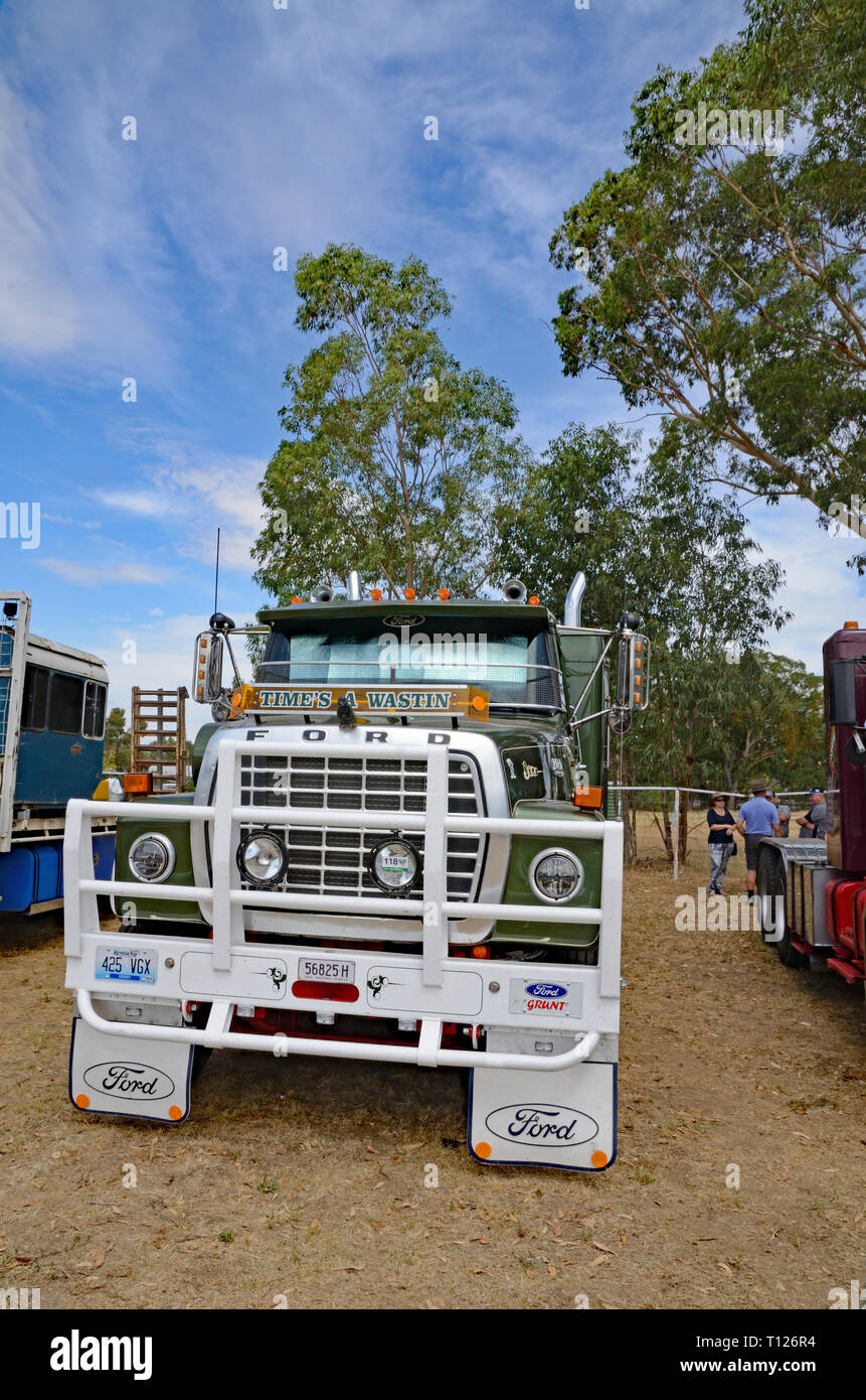 L Serie Ford 9000 Prime mover carrello c1981. Foto Stock