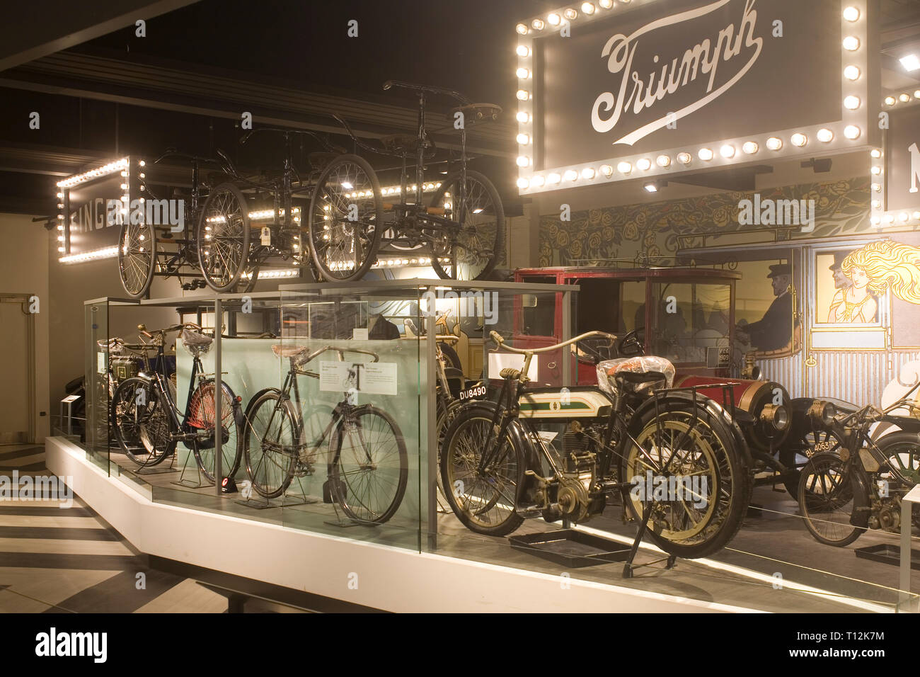 Trionfo di biciclette e motocicli e Humber motocicli a Coventry Transport Museum Foto Stock