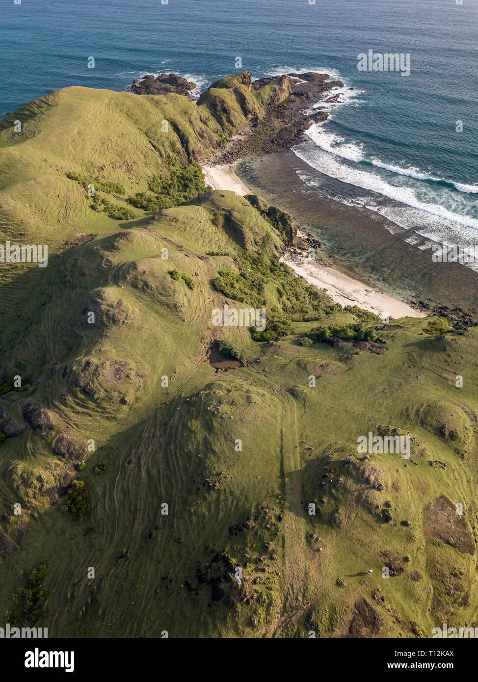 Una veduta aerea da Marese colline punto al tramonto a Lombok, Indonesia Foto Stock