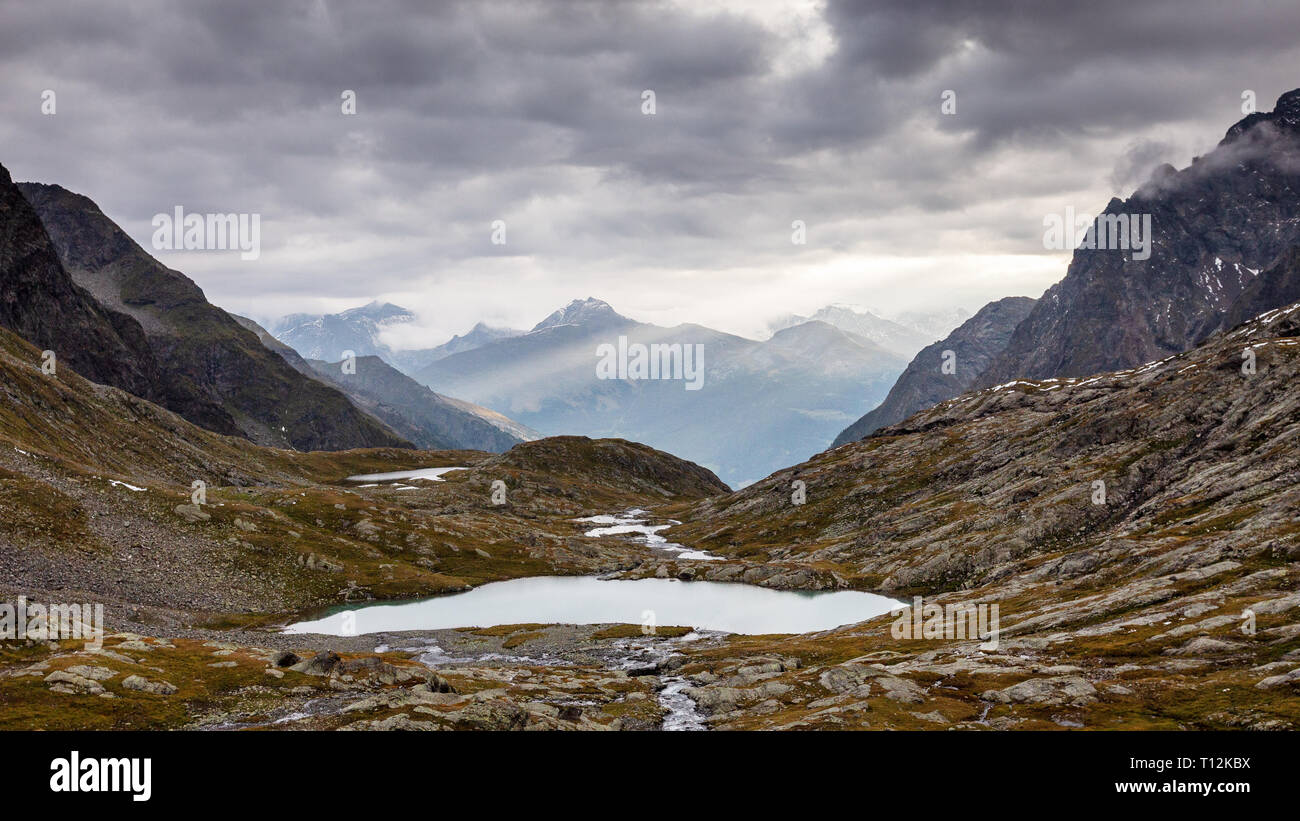 Lago Mittersee. Gradental valle alpina. Parco Nazionale degli Alti Tauri. Schobergruppe gruppo montuoso. Alpi austriache. L'Europa. Foto Stock