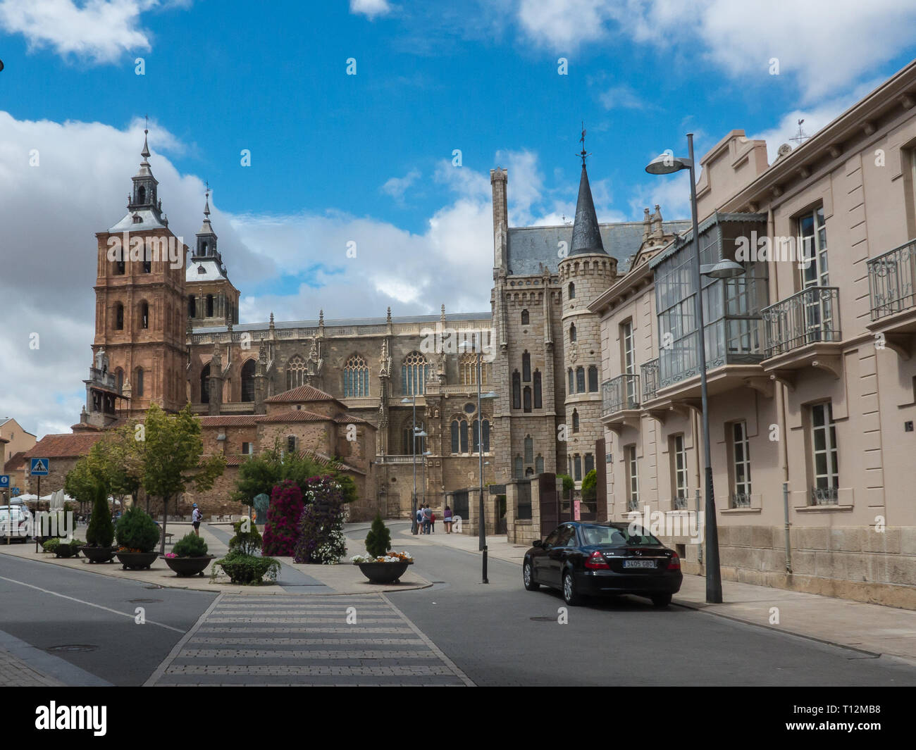Cattedrale e palazzo Gaudi a Astorga, Spagna, Foto Stock